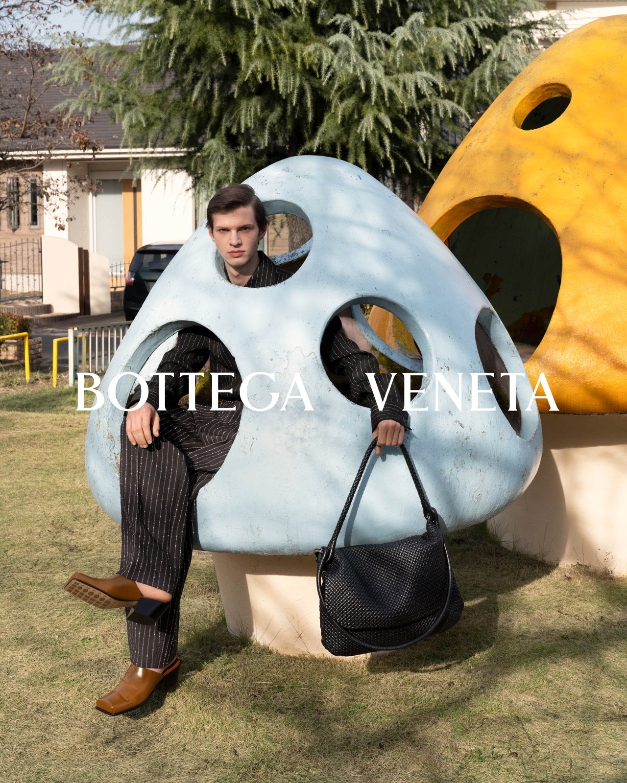 BOTTEGA VENETA2024年春夏のキャンペーンビジュアル