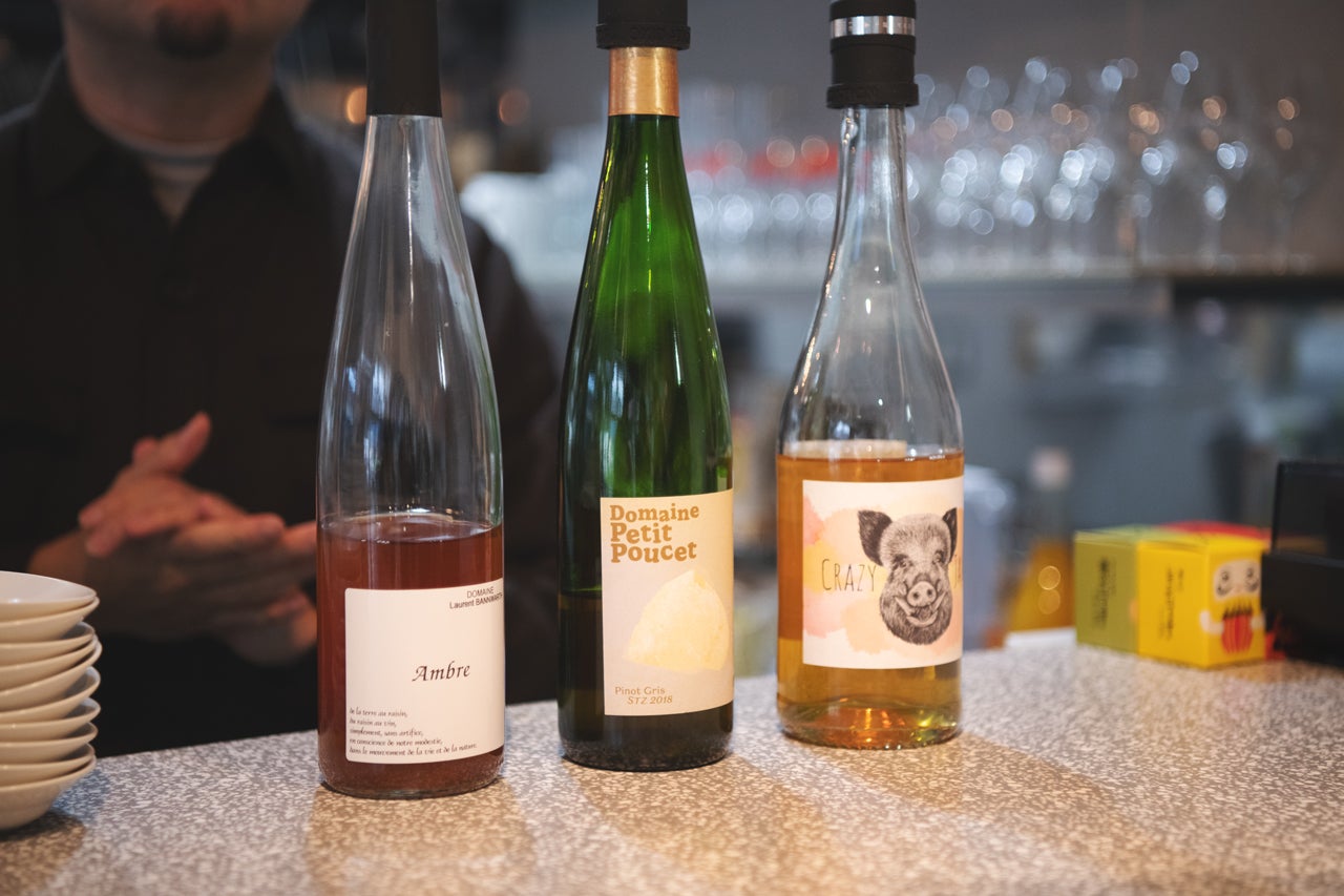 SHOPPE 稲井孝太朗　江戸川橋　ワイン　（右）クレイジー・ジャヴァリ・ビアンコ NV（中央）ピノ・グリ・エストゥーゼッドゥ 2018（左）アンブル２２