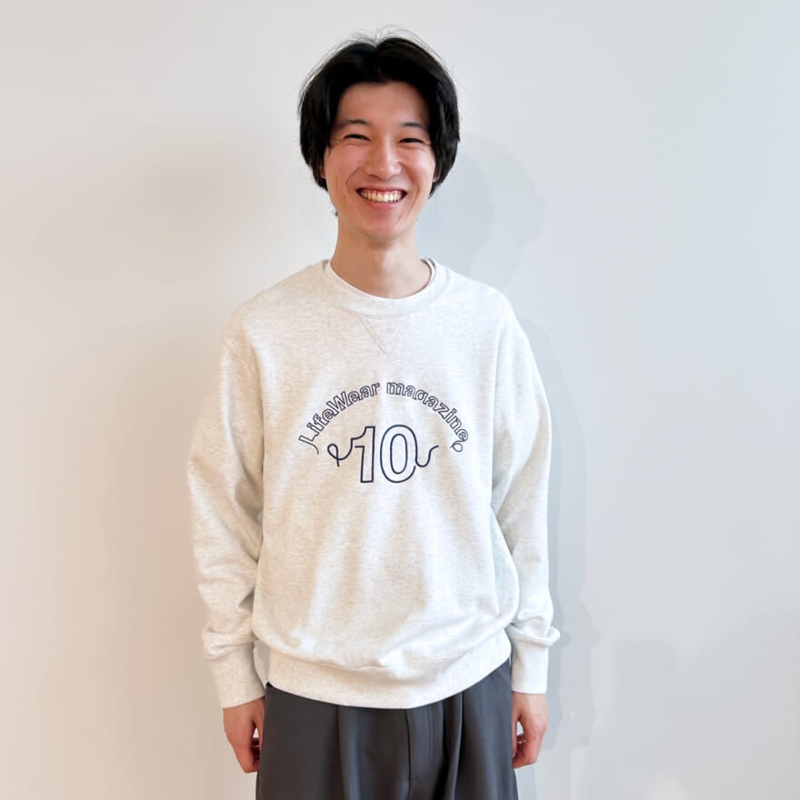 ユニクロのライフウェアマガジン LifeWear magazineオリジナル刺繍 スウェットシャツを試着&本音レビュー