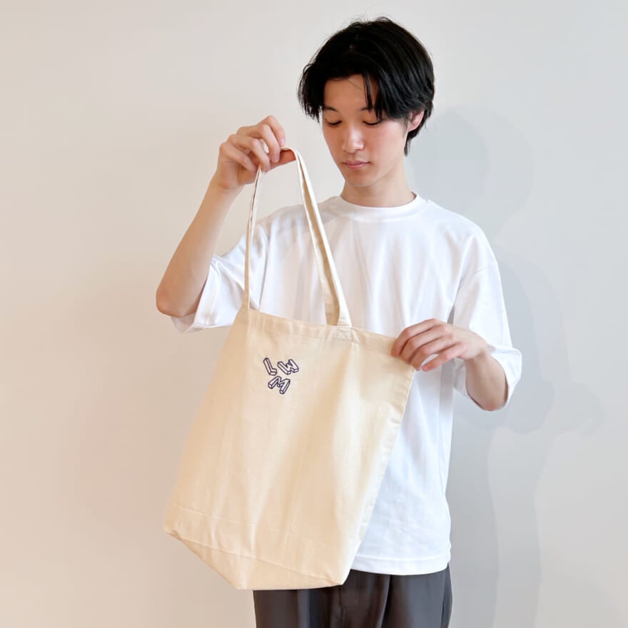 ユニクロのライフウェアマガジン LifeWear magazine 刺繍リユーザブルバッグの試着&本音レビュー