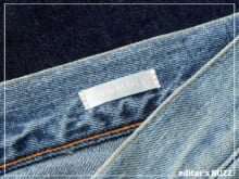 コモリ（COMOLI）の定番ジーンズ「DENIM 5P PANTS」の魅力。[editor’s  BUZZ #57]