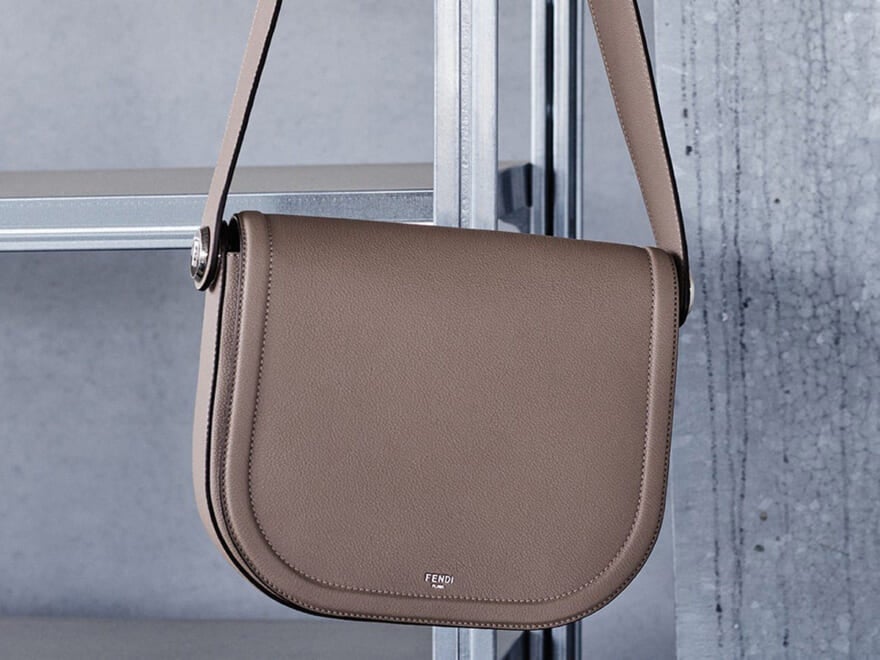 まさに理想的！「フェンディ」の新作バッグはコンパクトなデザインと軽快なカラーリングが秀逸！