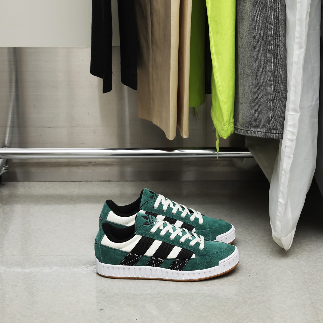 adidas Originals「LAWSUIT」