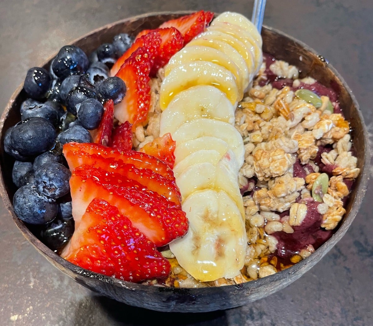 [Gallery]ハワイの名店から穴場まで！食べ比べた中で本当にオススメしたい「アサイーボウル」5選。【MY BUZZ SPOT!】