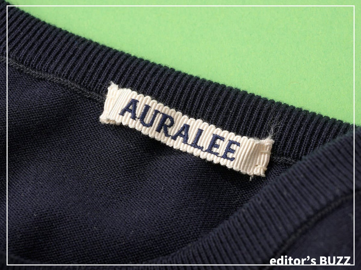 撮影でひと目ぼれした「オーラリー」のネイビーのニットタンクトップ。この夏、”こなれ見せ”の相棒はキミに決めた！[編集者の愛用私物 #77]