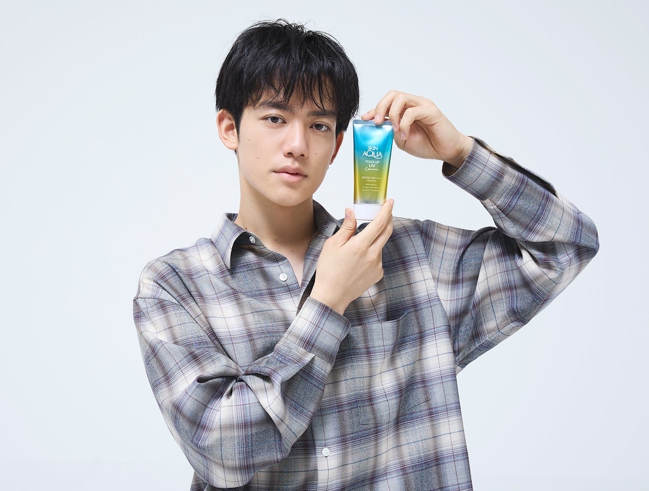 [Gallery]ドラッグストアで買えるミントグリーンの日焼け止めってどうなの？顔色補正効果は？　半顔に塗って検証してみた！