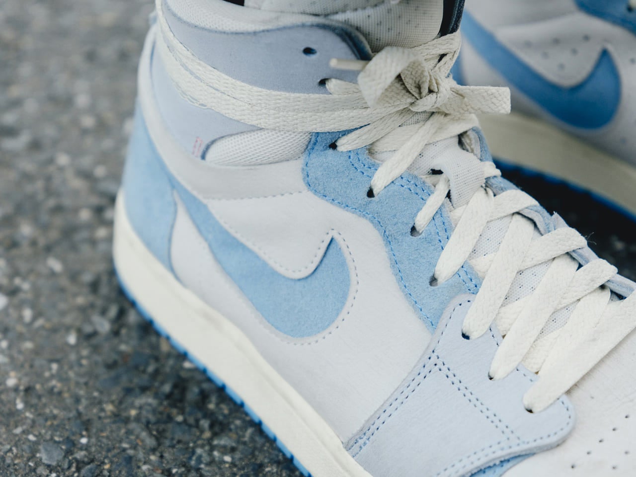 ナイキ「エア ジョーダン１」の人気カラーをブルージーンズでうまくなじませる。【おしゃれな人はメジャーブランドの愛用スニーカーをどう履く？Vol.87】