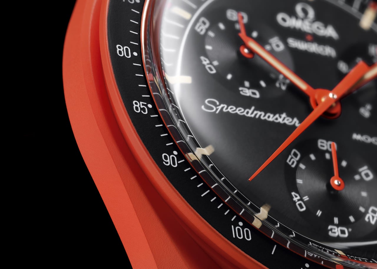 OMEGA オメガ コラボ Swatch スウォッチ 3種類の新しい Bioceramic MoonSwatch MISSION ON EARTHウォッチ レッド 側面