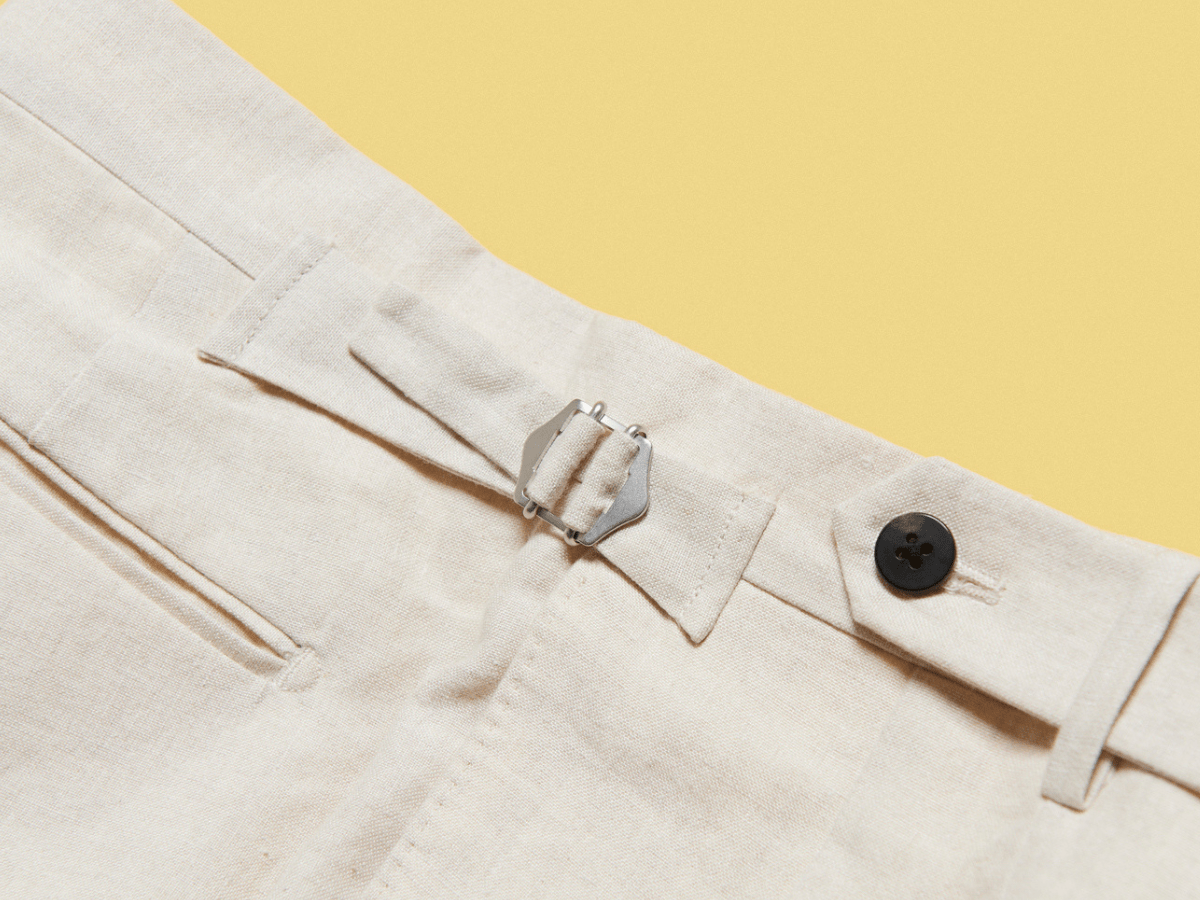 脚長効果のある涼しいリネンスラックス、カジュアルなのにドレス仕立てな開襟シャツ…服のプロの夏の定番名品＃8 / SHIPS プレス 松尾教平さん