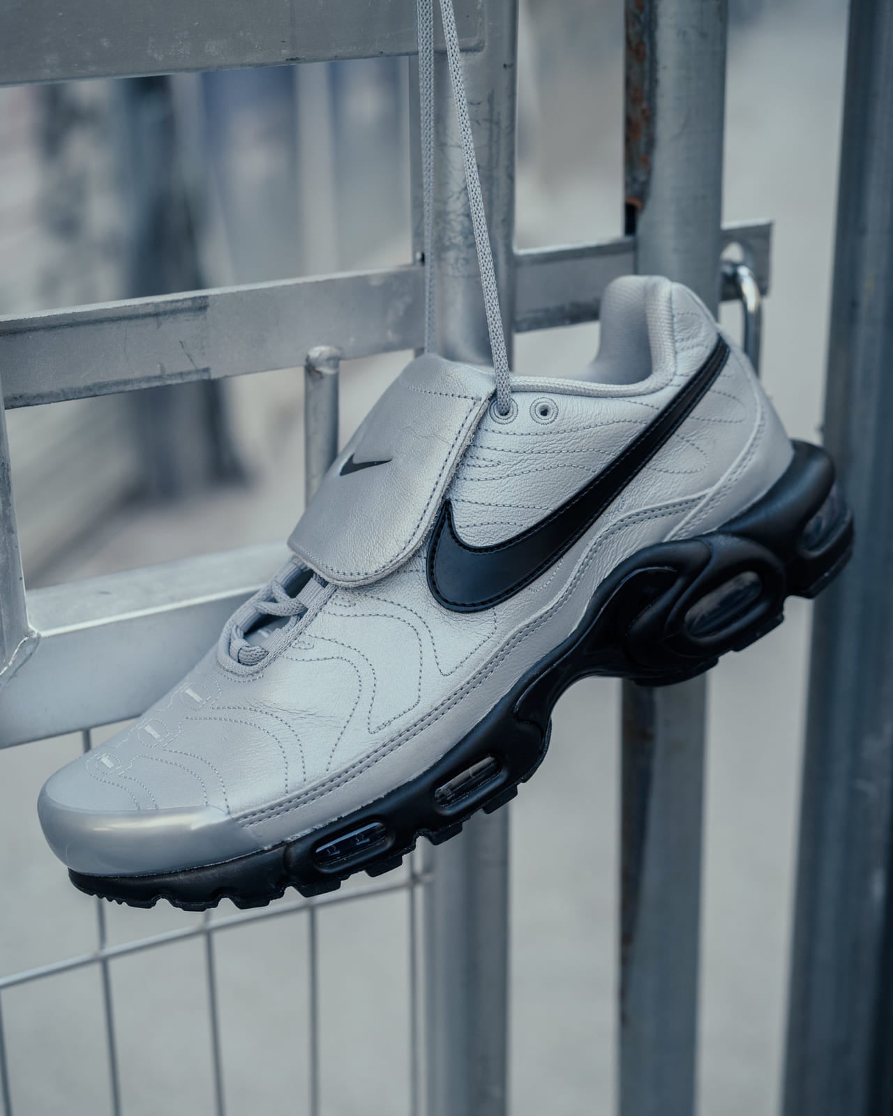 ナイキ NIKE AIR MAX PLUS TNPO シルバー