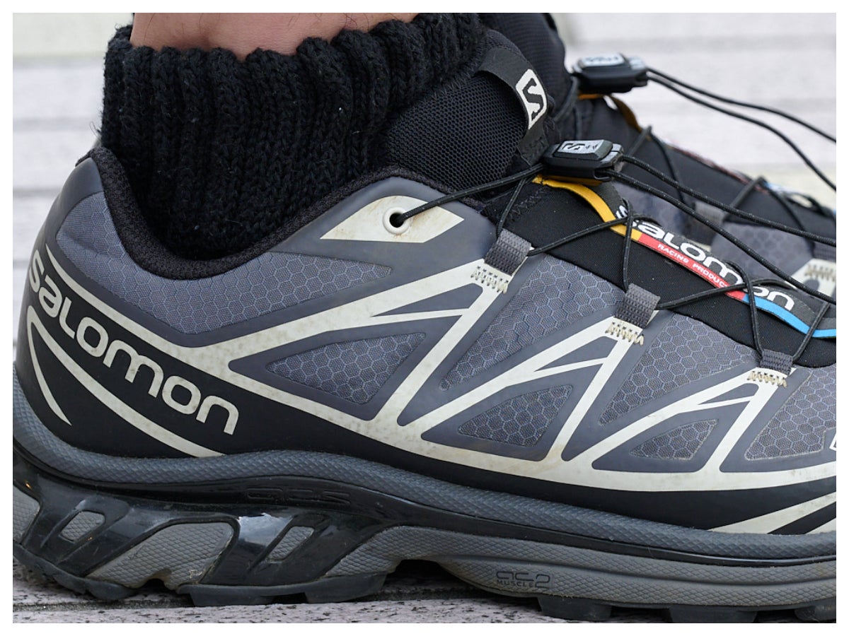 ゴアテックスな「XT-6」は絶妙なグレーに惹かれて手に入れた初