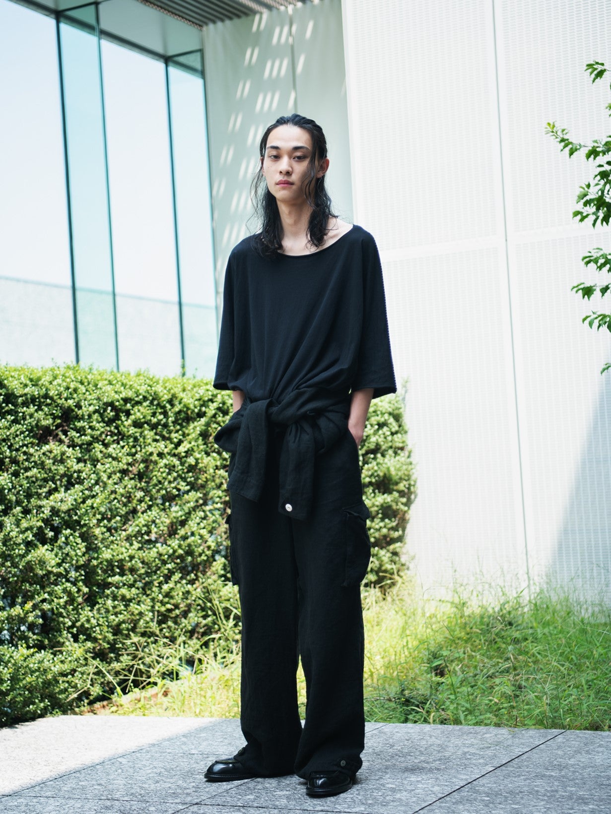 【関税込み】Valentino ブラック オープンバック ジャンプスーツ オープンバック ホルターネック ジャンプスーツ Vネック
