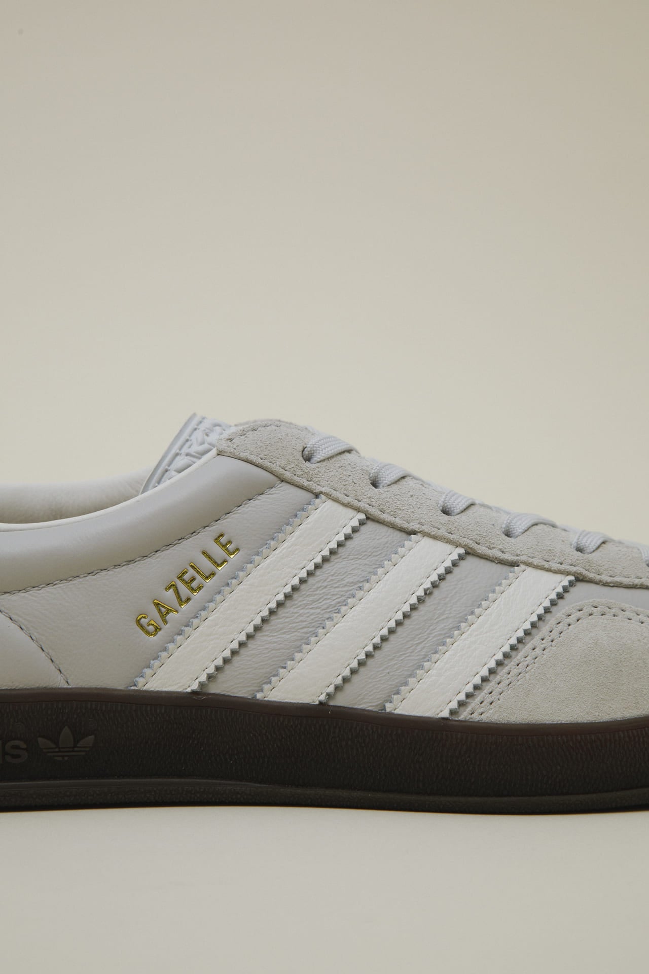 adidas Originals 別注GAZELLE INDOOR 側面 ロゴ寄り