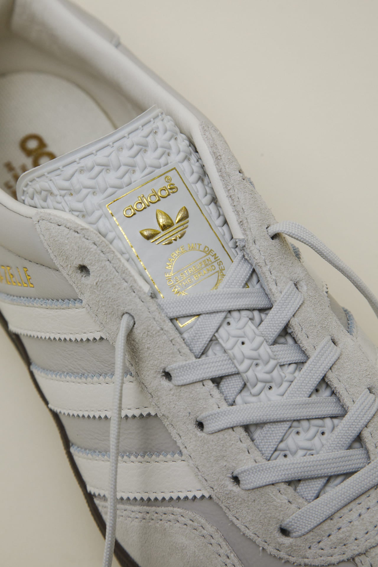 adidas Originals 別注GAZELLE INDOOR 靴紐