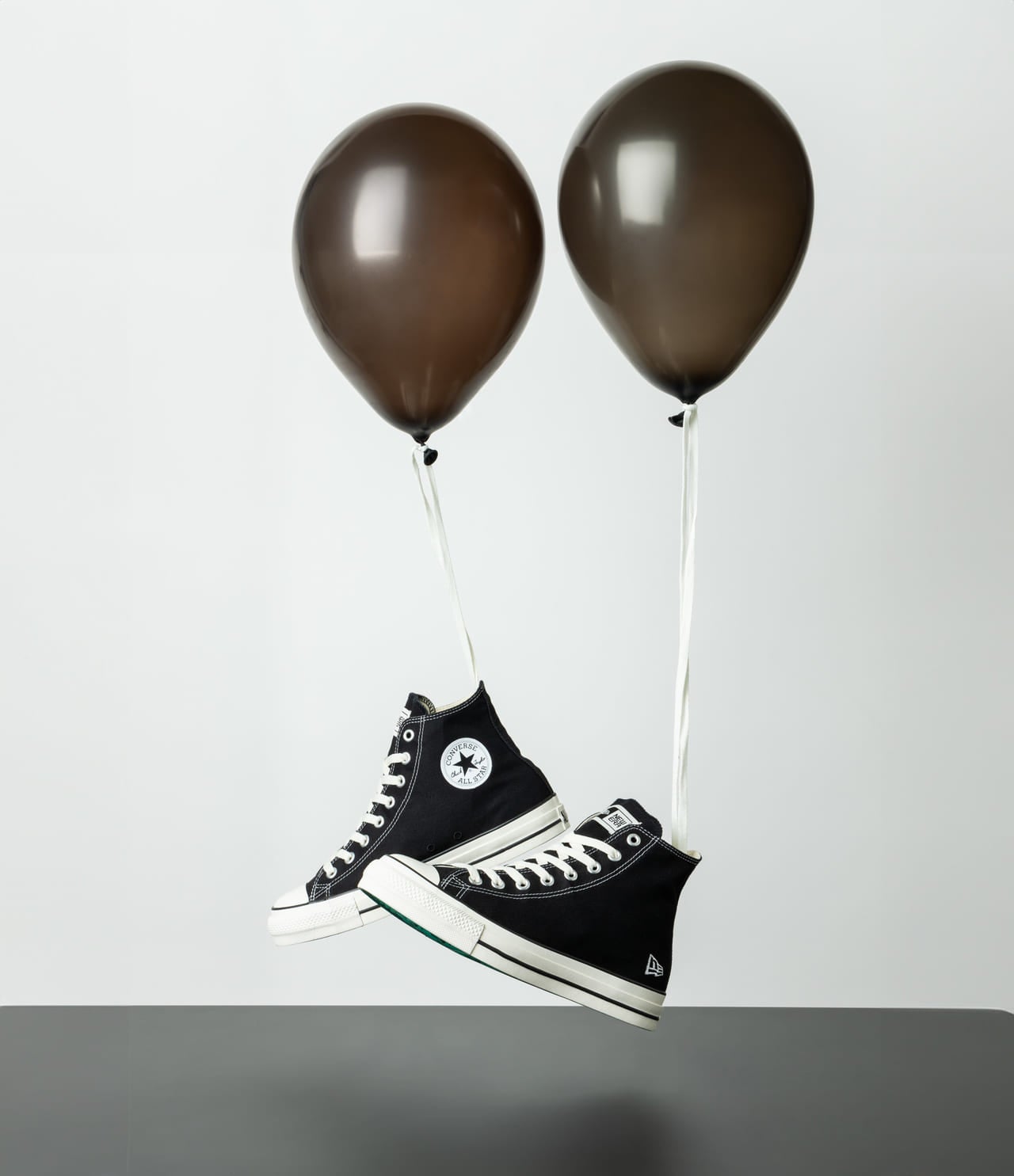 CONVERSE ニューエラ 2型 コラボレーションモデル イメージビジュアル2