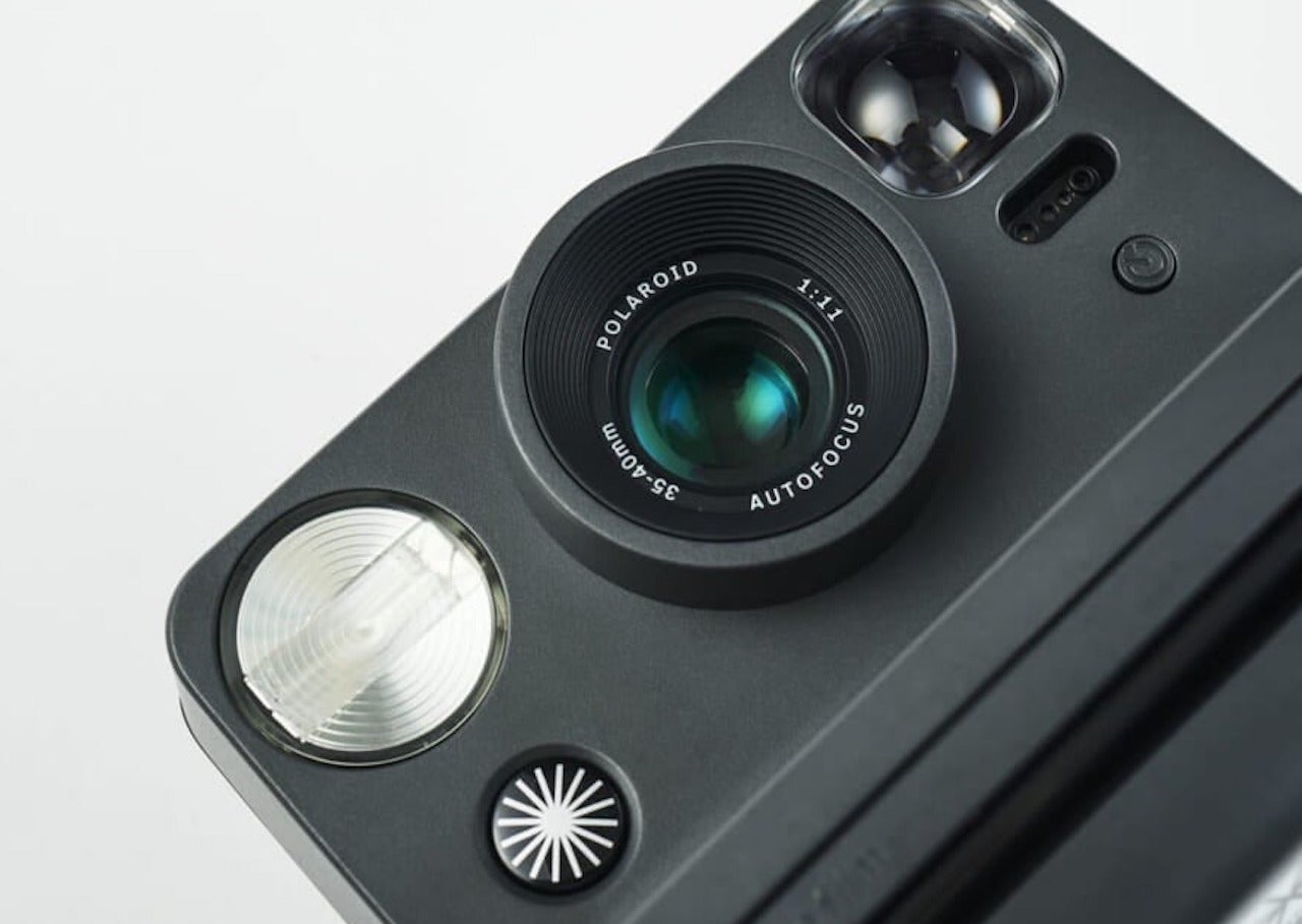 [Gallery]服のプロ8人が選ぶ、大切な人に贈りたい「特別なギフト」。1万円以下でもオシャレなアクセサリー、ユニセックスで着られるアウター、洗練カラーのバッグ…