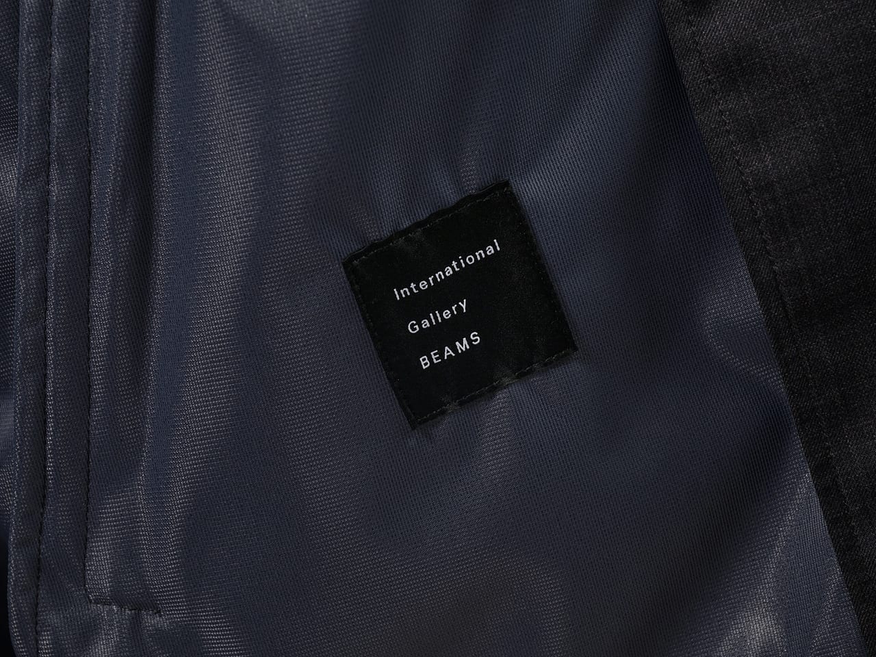 [Gallery] 特別な「タイオン」のダウンは着膨れしない！　大人カラーでセットアップも品よく着こなす。