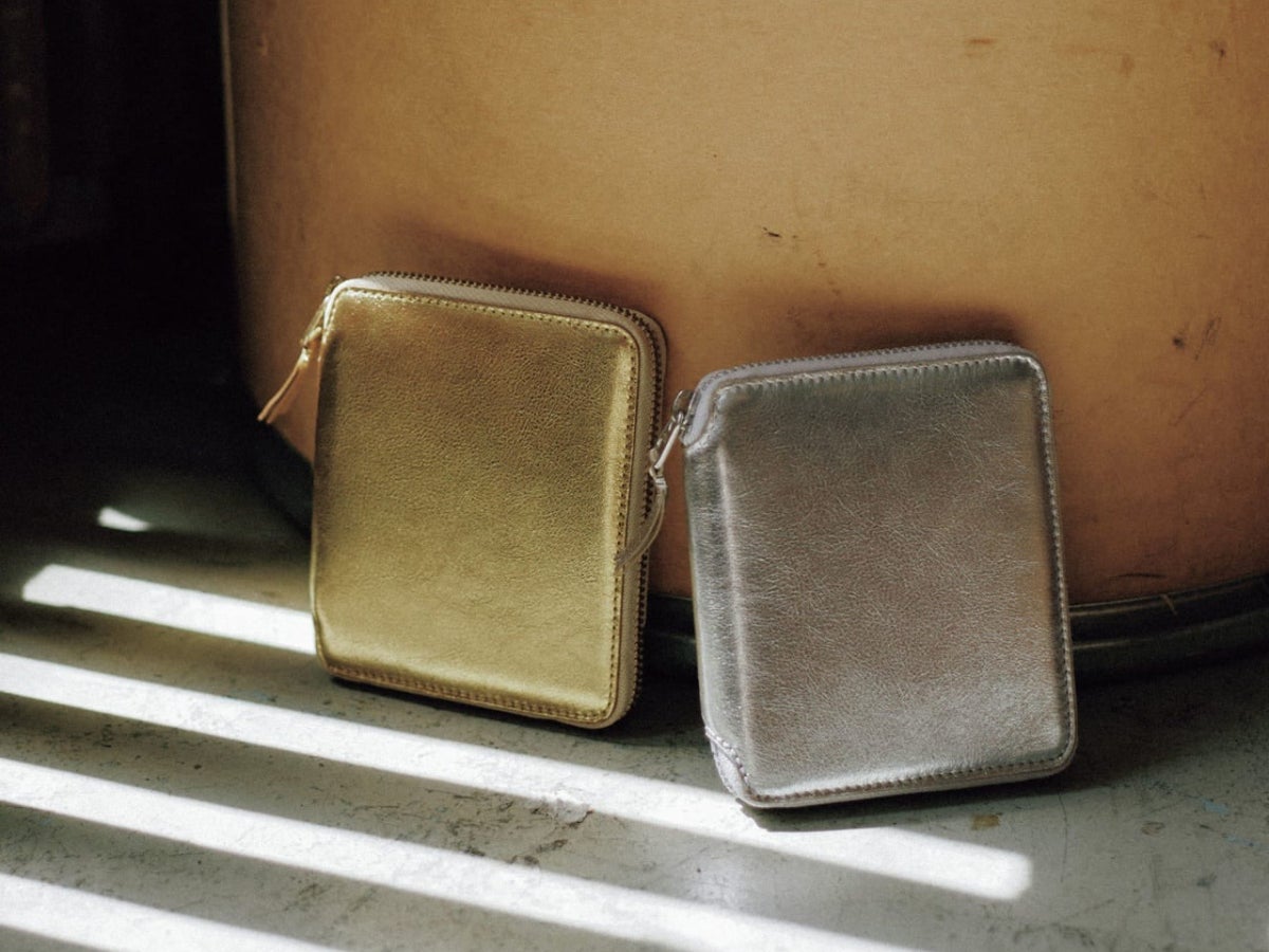 [Gallery]【12月7日は開運日】上げたいのは金運？財運？「ウォレット・コムデギャルソン」のゴールド＆シルバーが強い味方に。／「財布とLucky Day」のいい関係［Wallet Comme des Garçons］