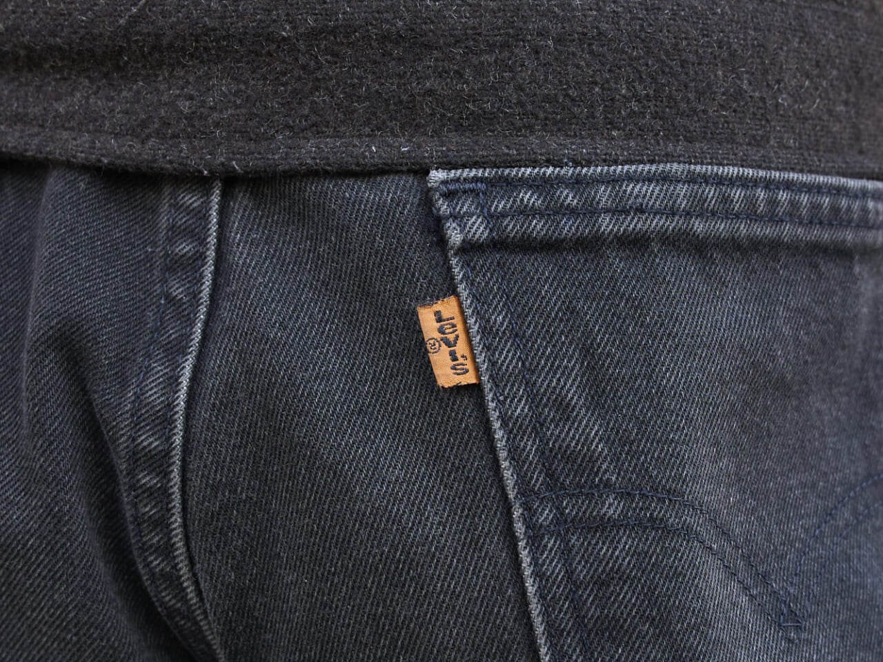 [Gallery]「リーバイス®」の名作黒ジーンズ「505」をシックに着こなす！【毎日更新！冬のファッションスナップ／DAY４】