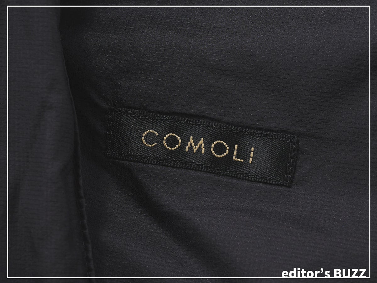 ３年連続“着たおしたオブ・ザ・イヤー”を受賞。最愛の「コモリ」のナイロンベスト、推せるだけ推してみる。[編集者の愛用私物 #141]