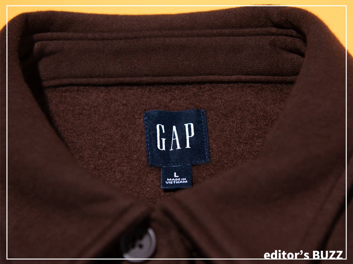 [Gallery]エディターはアウターの下に何を着てる？ 軽井沢のアウトレットで買ったGAPのシャツ、褒められるラルフ ローレンのスウェット、すべてがちょうどいいオーラリーの白シャツ…