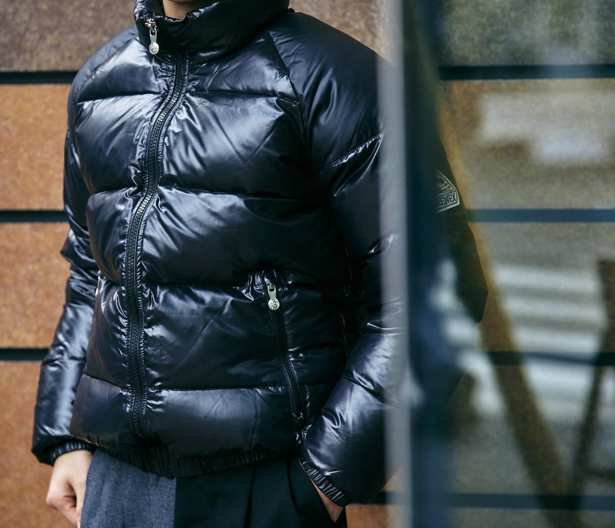 [Gallery]「モテるダウン」はブラックか？ ブルー系か？ “オトナ見え”な正解着こなし４選！【オシャレ女子が教える、本当にモテるコーデ】