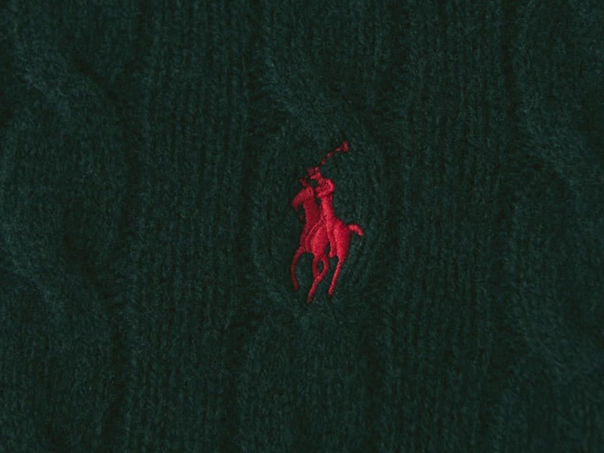 ユニクロ、ポロ ラルフ ローレン…春に向けて買い足すべき“定番名品トップス”と今の正解着こなし３選！【そうりりん】