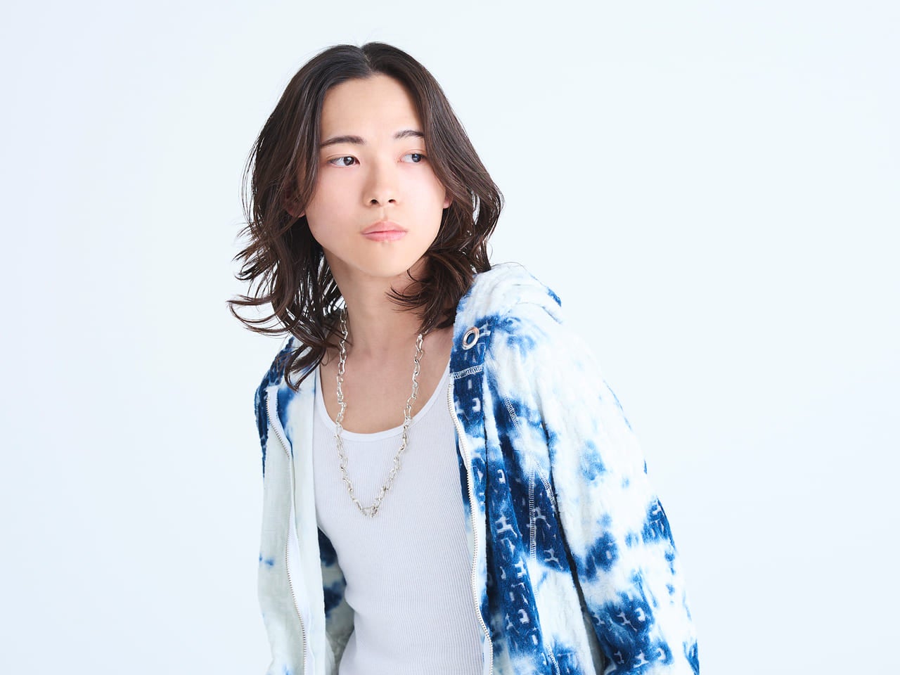 「90’sロン毛」を再構築。今ロングヘアにするなら“レイヤー”がキーワード！【東京最旬ヘアカタログ】