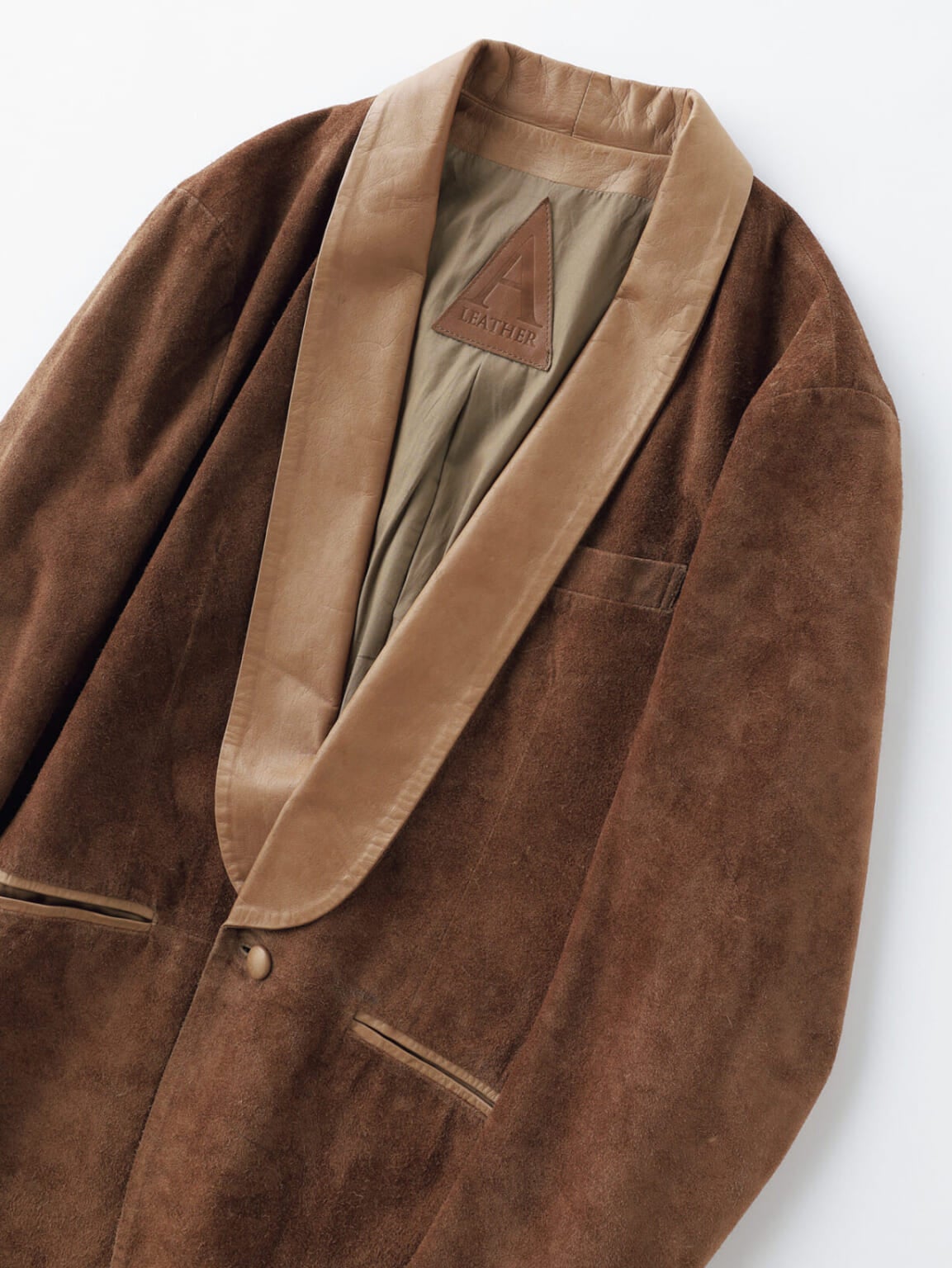 王道なのに個性的!? ジャケット、スウェット、黒レザーブーツ…服のプロが欲しい“毎日の着こなしが見違える”裏名品6選【服好きたちの春のブツヨク ...