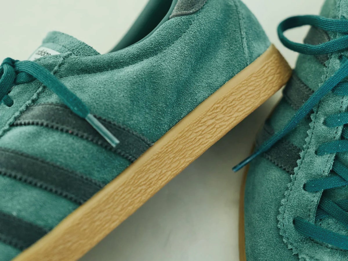 初めての色モノには「大人なカラー」を。服のプロたちが本気で気になる大人カラースニーカー８選！ありそうでない「アディダス」、上品ブラウンの「ニューバランス」…