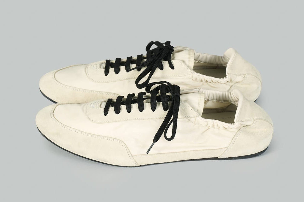 [Gallery]「プラダ」で春に買うべき名作小物５選！大人気黒レザー財布から白スニーカーまで！[PRADA]