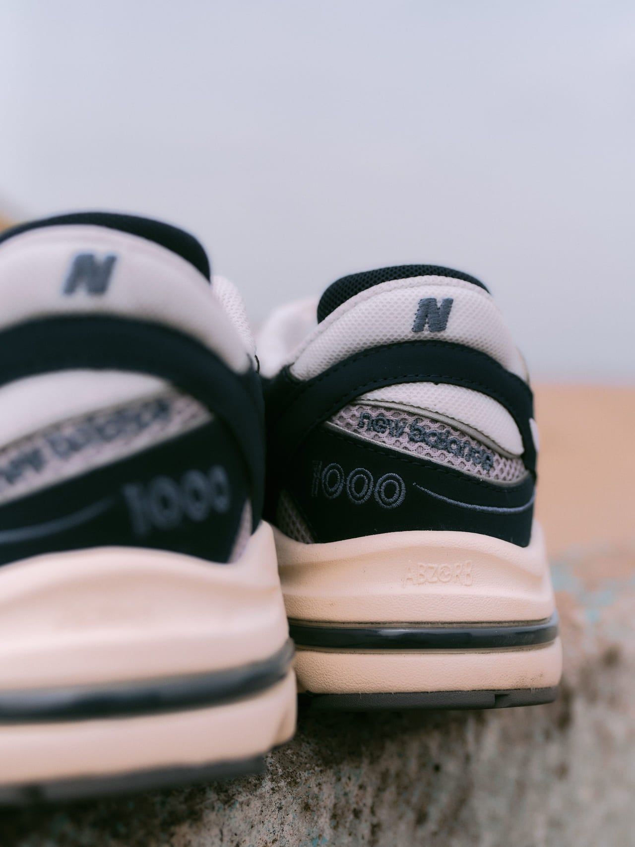 New Balanceの新作スニーカー「M1000」のヒールカウンター