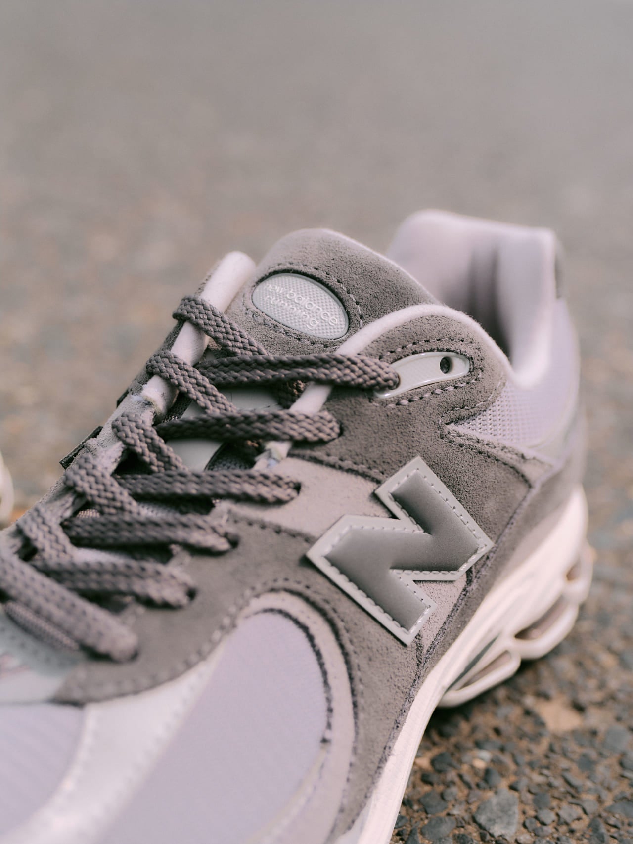 New Balanceの新作スニーカー「2002R」のシュータン