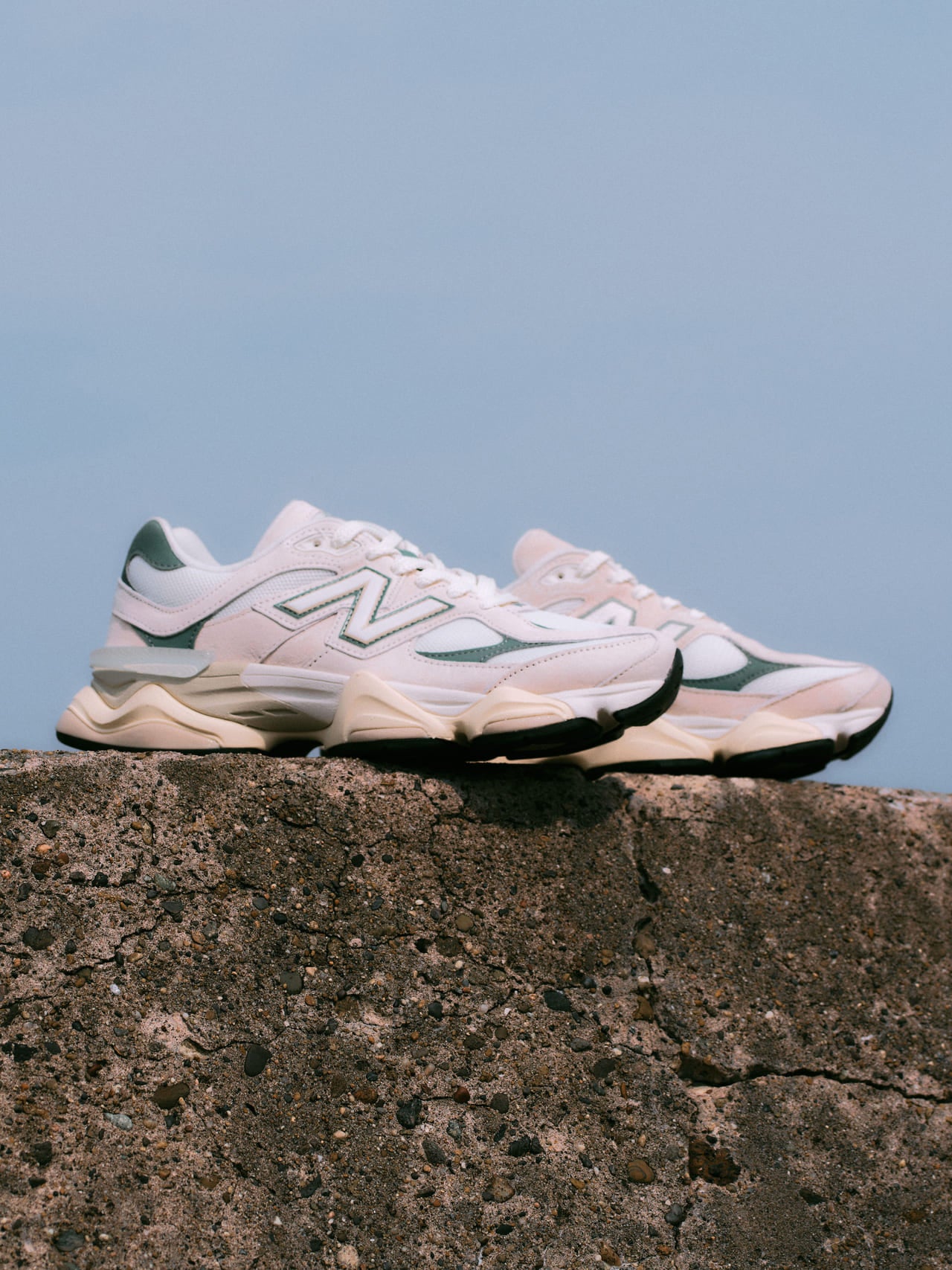 New Balanceの新作スニーカー「90/60」