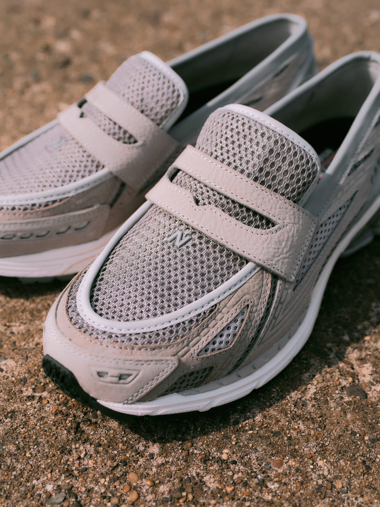 New Balanceのローファー型「1906L」のアッパー