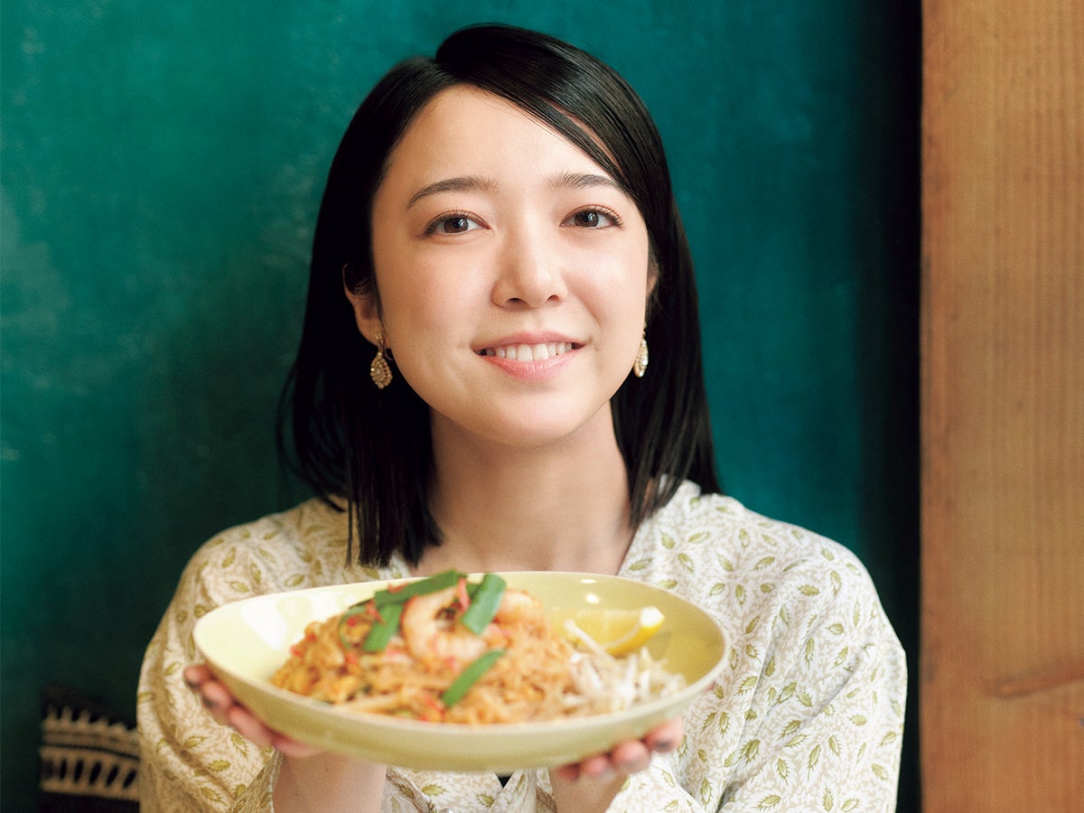 【上白石萌音と世界をガブリ！BITE! the World】萌音さんががんばった日に食べるごはん。大切な味を楽しむため人気店「タイ マキン キュイジーヌ」を訪れた。