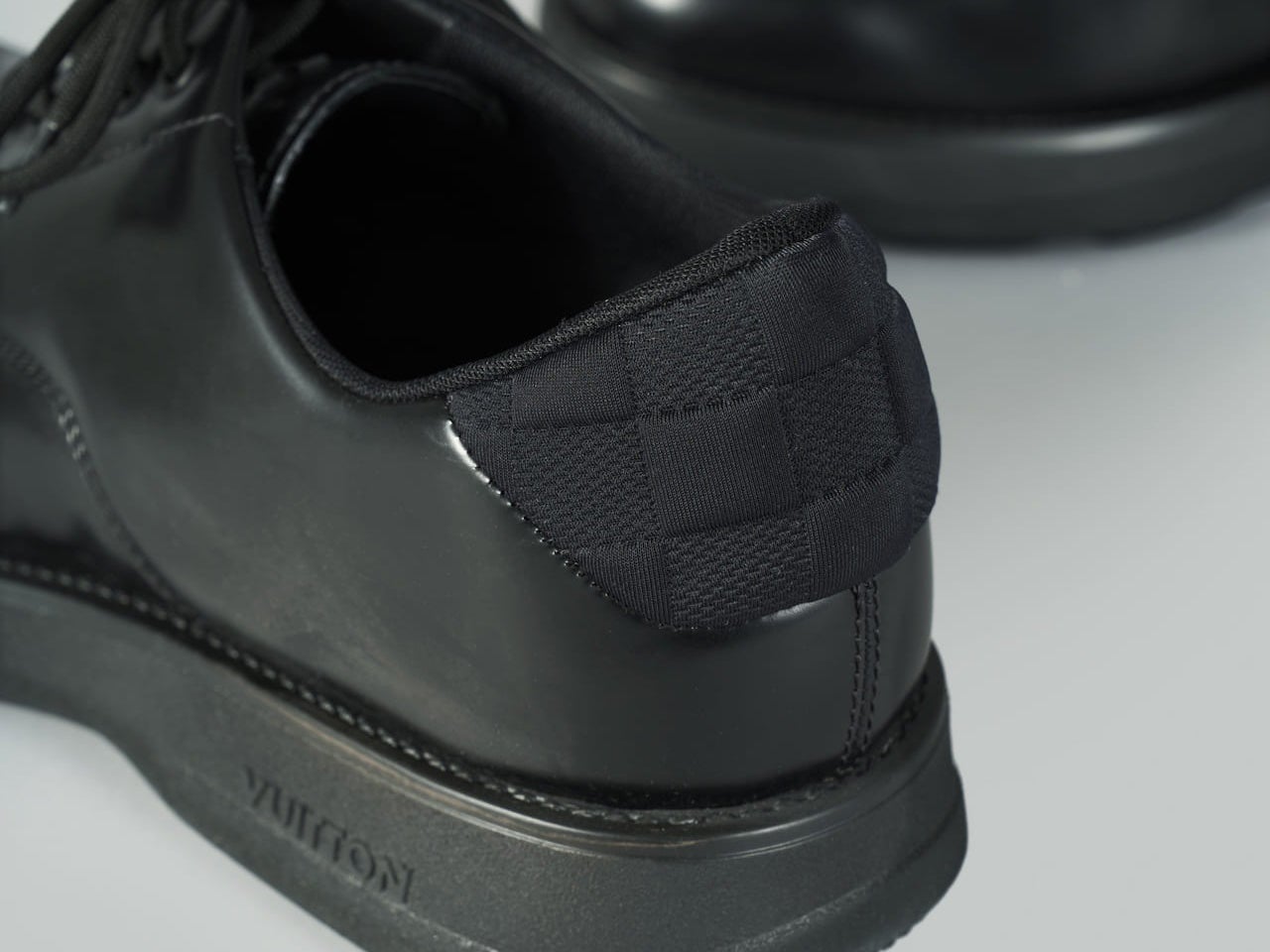 [Gallery]春こそ「大人な革靴」をハイブランドで。エルメス、ルイ・ヴィトン、ロエベ...いま買うべき洗練のレザーシューズ４選。