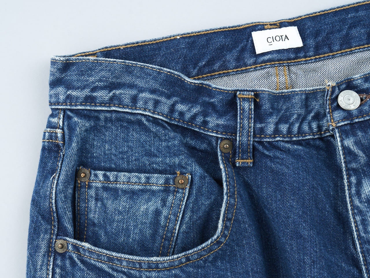 いまこそ日本ブランドのメイドインジャパンのジーンズを。新型から新色まで今季のおすすめ３選！【服のプロの推しジーンズは何色？／CIOTA編】