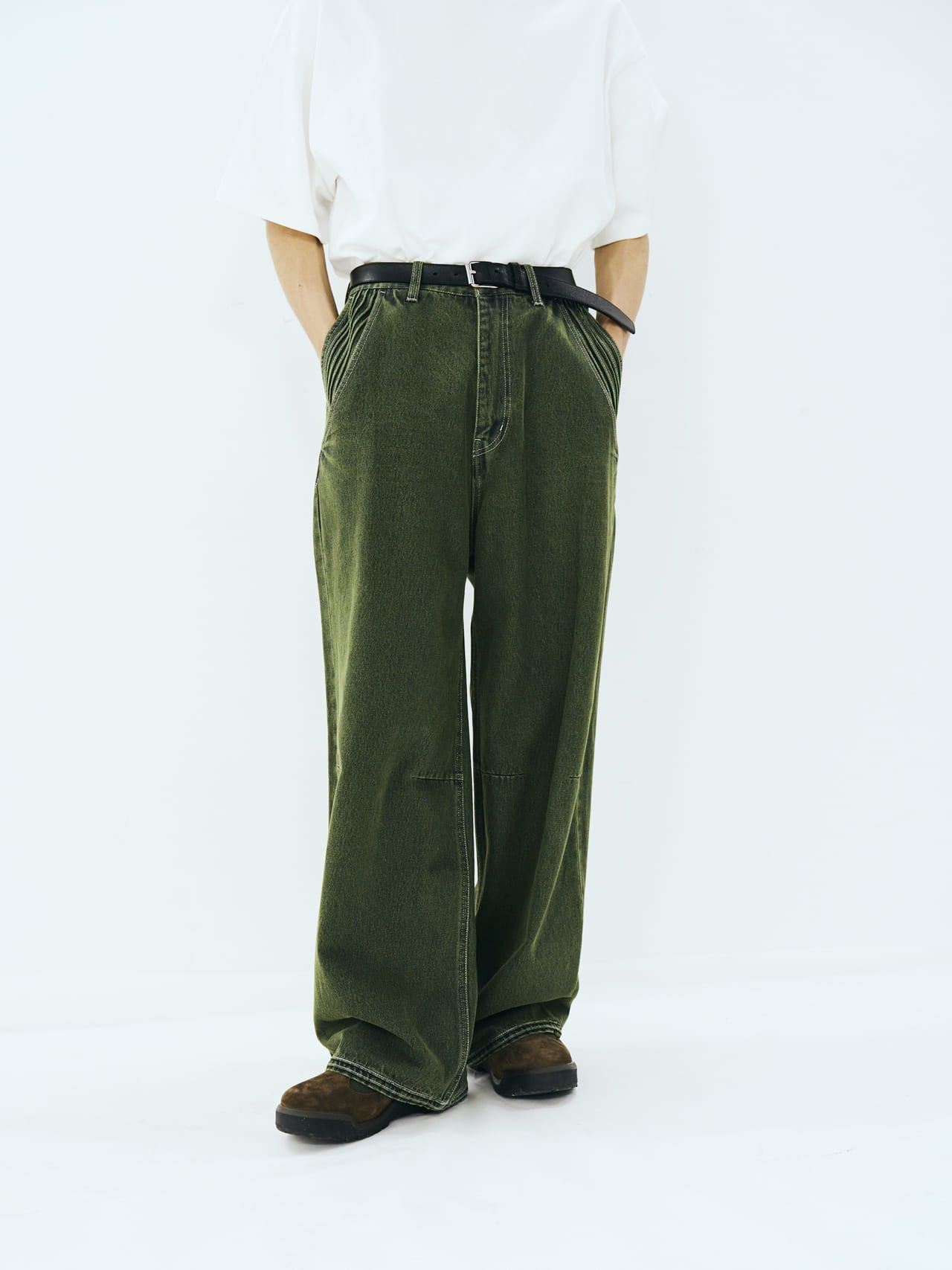 PARANOIDのジーンズ「Tatami Baggy Denim」とシューズの合わせ