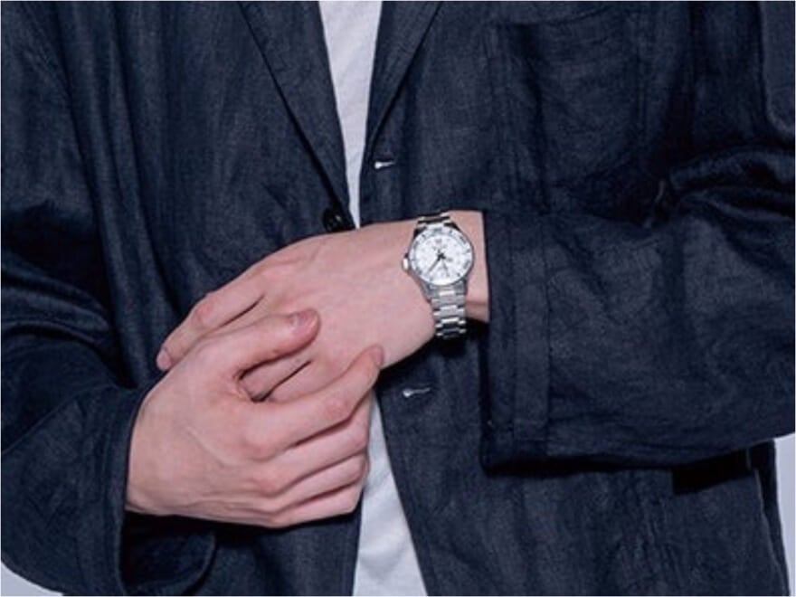 [Gallery]街でも映える「ティソ」の白い腕時計を相棒に。TISSOT「シースター」[Watch- 今月のウォッチ]