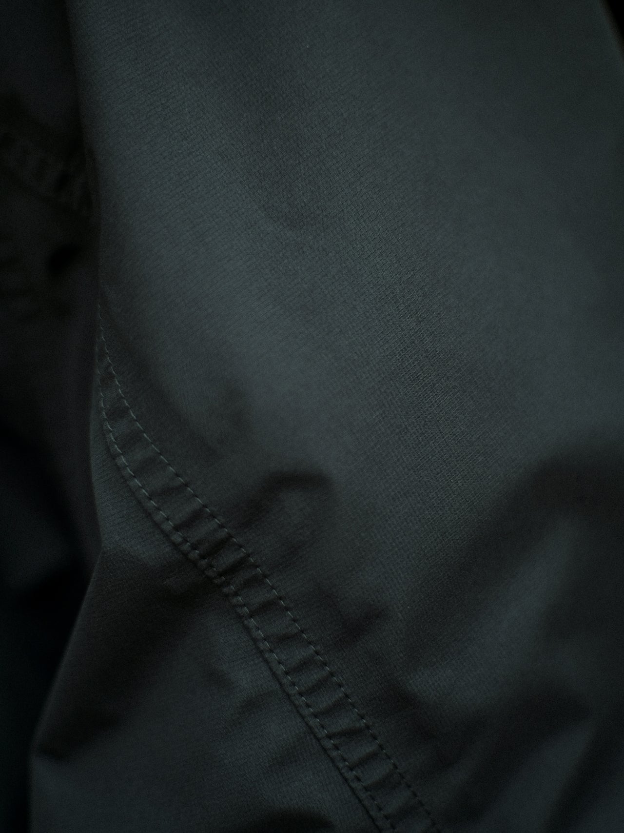 THE NORTH FACEの黒いコートの生地感