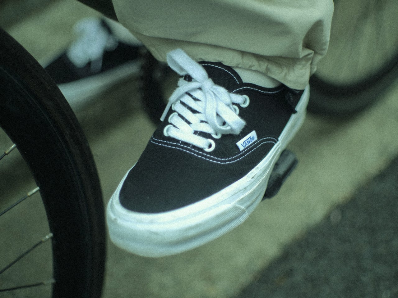 VANSのスニーカー「オーセンティック」