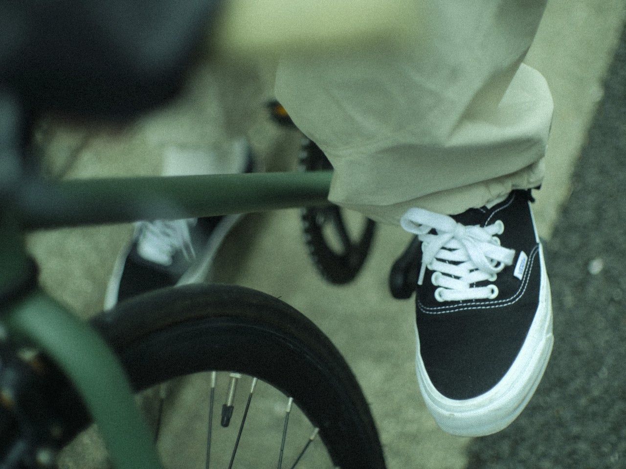 VANSのスニーカー「オーセンティック」