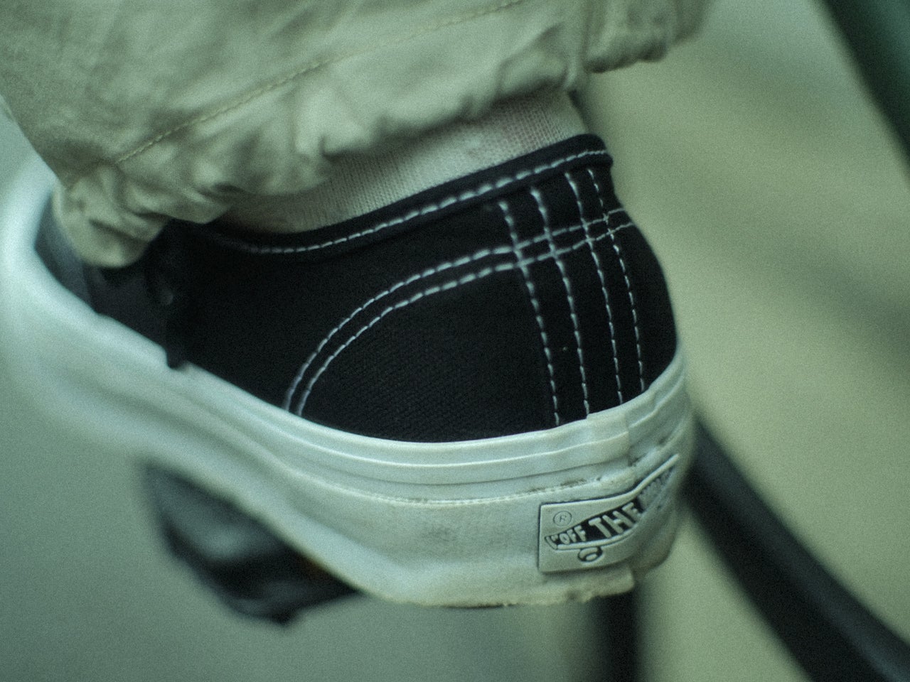 VANSのスニーカー「オーセンティック」のヒールカウンター