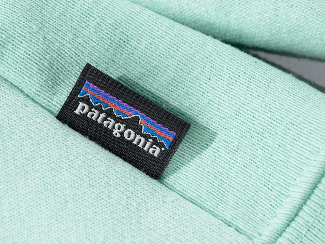 [Gallery]5月に欲しい「アウトドアブランド」の大人トップス７選！ パタゴニア、ザ・ノース・フェイス、アークテリクスの機能性抜群シャツ、スウェット、カットソー...