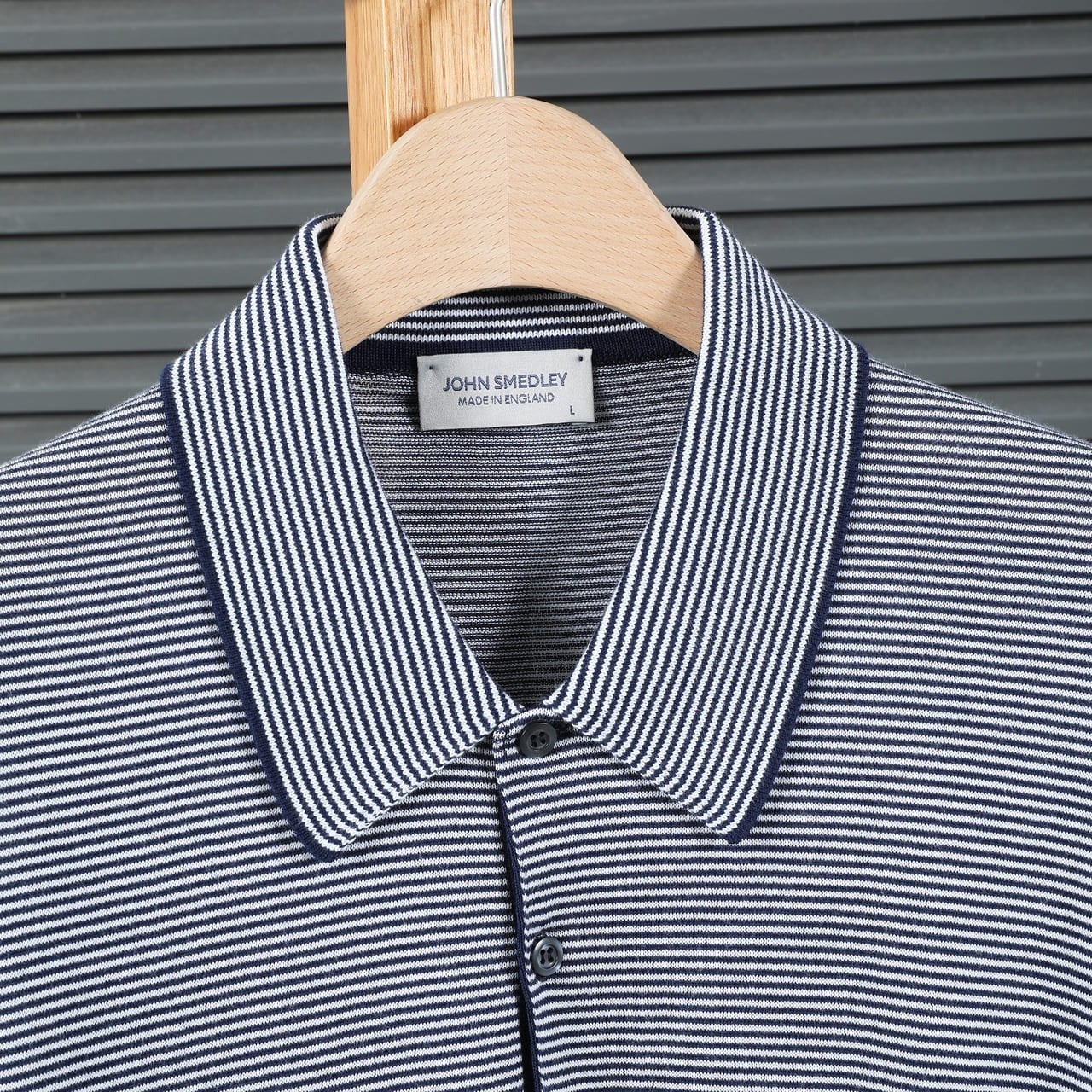 服好きが買ってよかったジョン スメドレーの愛用ポロシャツのロゴ