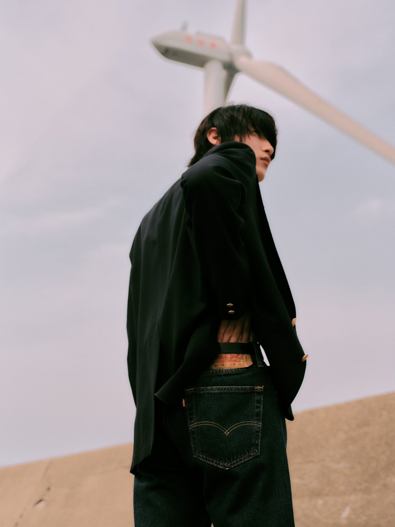Levi’s®「501® ジーンズ '93 ダークインディゴ」の正解着こなし