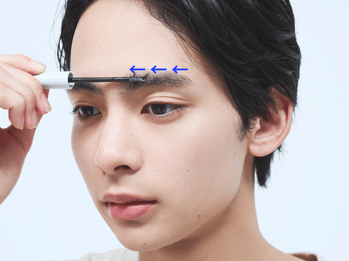 透明の眉マスカラ 塗り方 毛流れに逆らって塗布