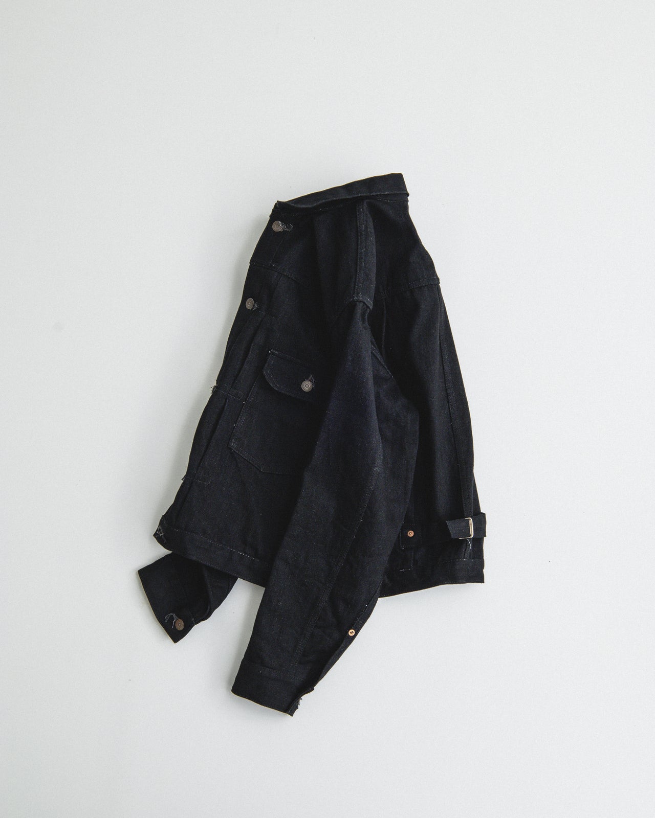 トゥモローランド 京都 BAL 店 Made in France 別注ブラックデニム ジャケット 側面