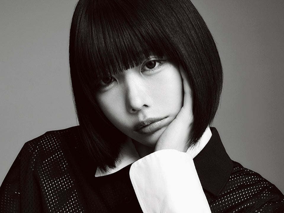 あの、ロングインタビュー。初表紙のファッションや最新アルバム『BONE BORN BOMB』について。